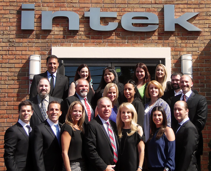 Intek Truck Leasing Family Staff Photo 2016